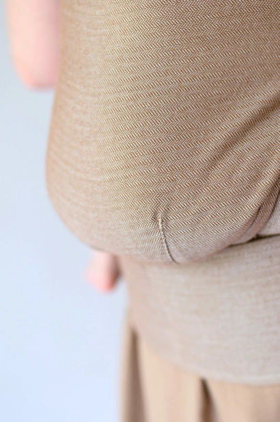 Nosidło ergonomiczne I QUSY Walnut twill STANDARD (6).png