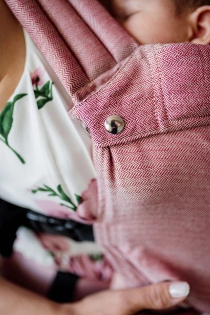 Nosidełko QUSY STANDARD 2.0 Cherry Twill (13).png