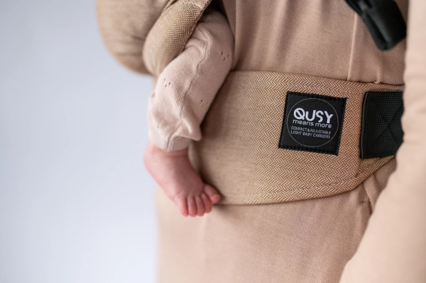 QUSY MINI 2.0 Walnut Twill7.jpg