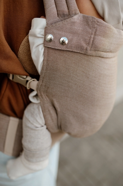 QUSY WOW! Walnut Twill8.png